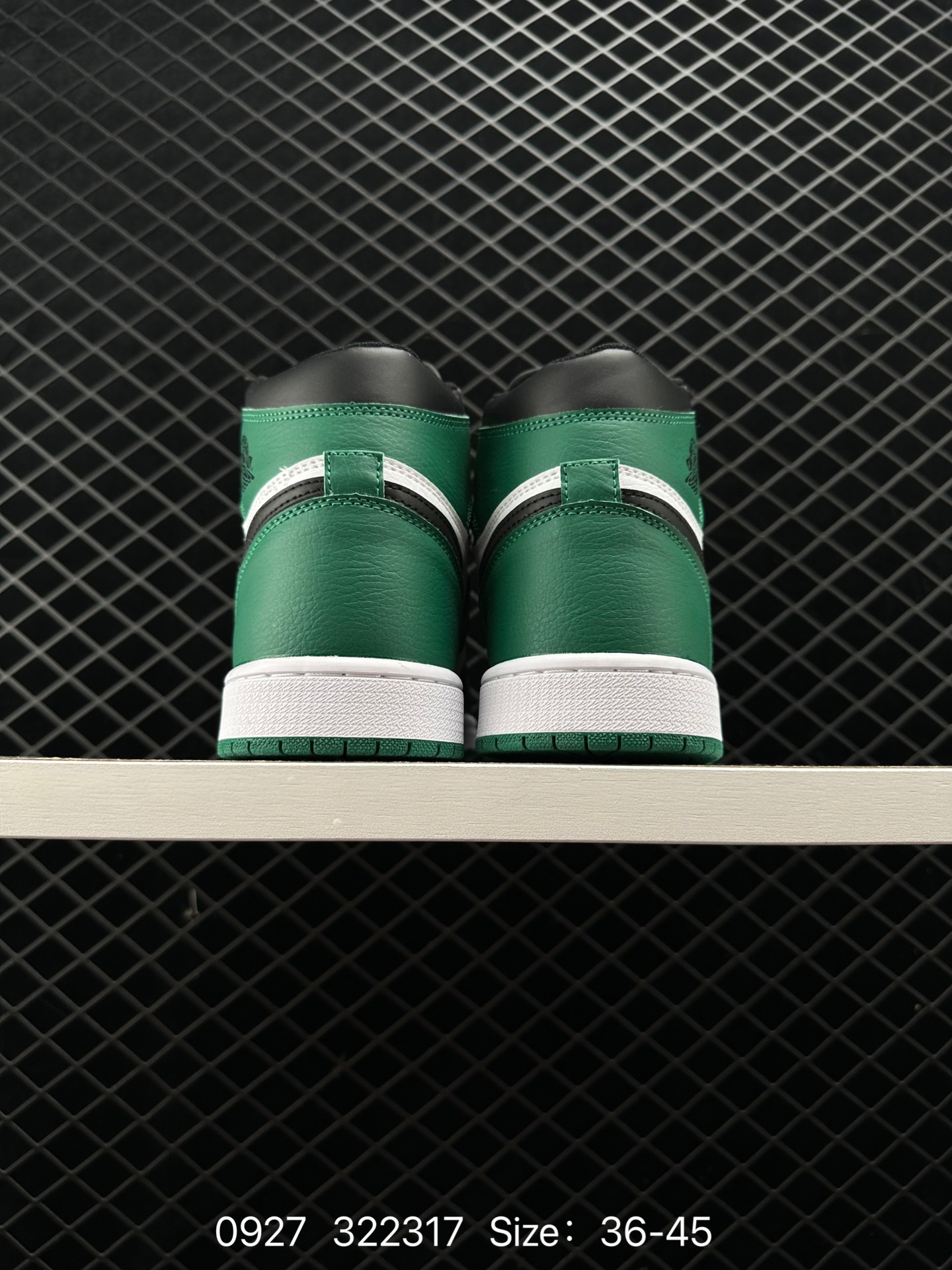 Nike Air Jordan 1 Retro High OG”Black/White“